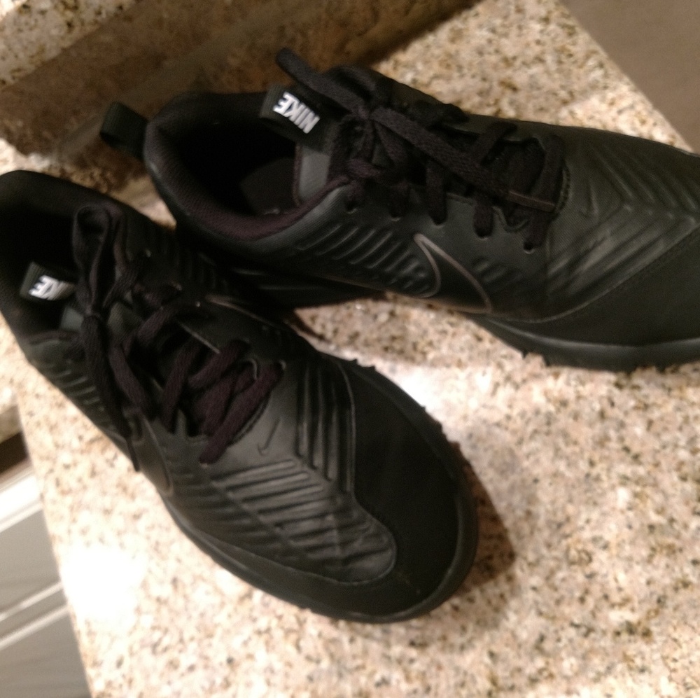 Mens Nike golf shoes black size 8